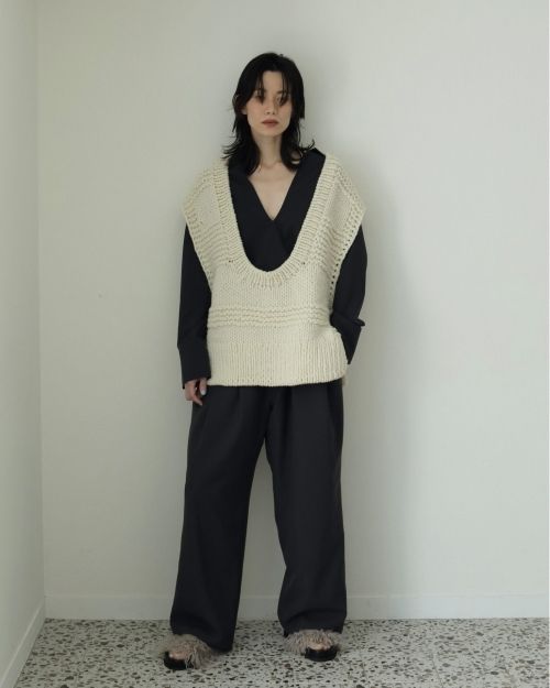 アンヌーク　anuke 新作　ニットベスト ànuke online store（アンヌーク） / Uneck Handknit VestUneck