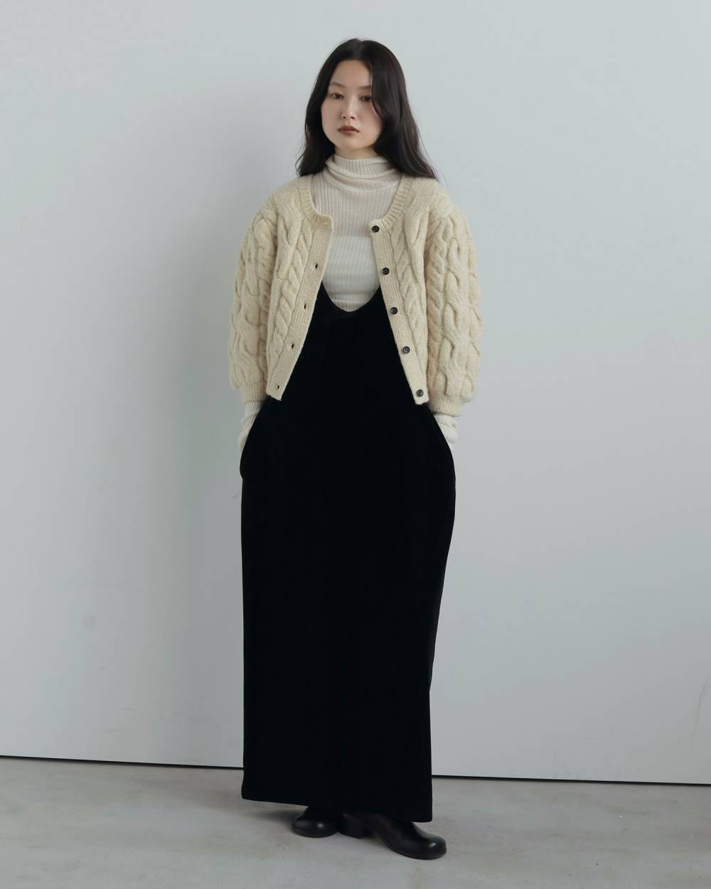 Halfsleeve Cable Cardigan Halfsleeve Cable Cardigan,ハーフスリーブ ケーブル カーディガン,62520513,カーデ,カーディガン,羽織,ニット,長袖,トップス,ケーブル,ニットカーディガン,ショート丈,2way,ànuke,アンヌーク,lifes,ライフズ,25aw