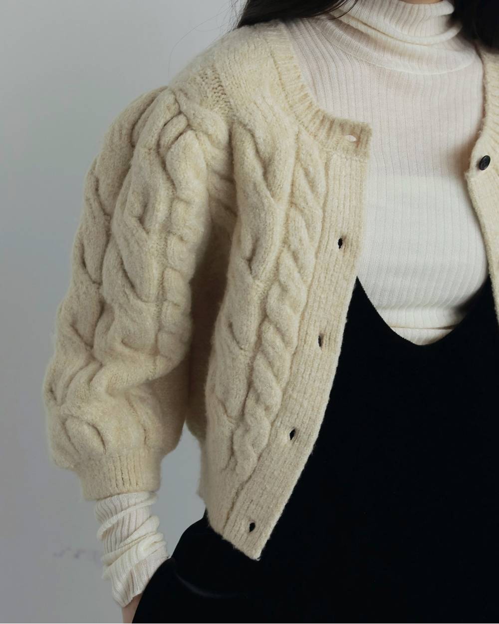 Halfsleeve Cable Cardigan Halfsleeve Cable Cardigan,ハーフスリーブ ケーブル カーディガン,62520513,カーデ,カーディガン,羽織,ニット,長袖,トップス,ケーブル,ニットカーディガン,ショート丈,2way,ànuke,アンヌーク,lifes,ライフズ,25aw