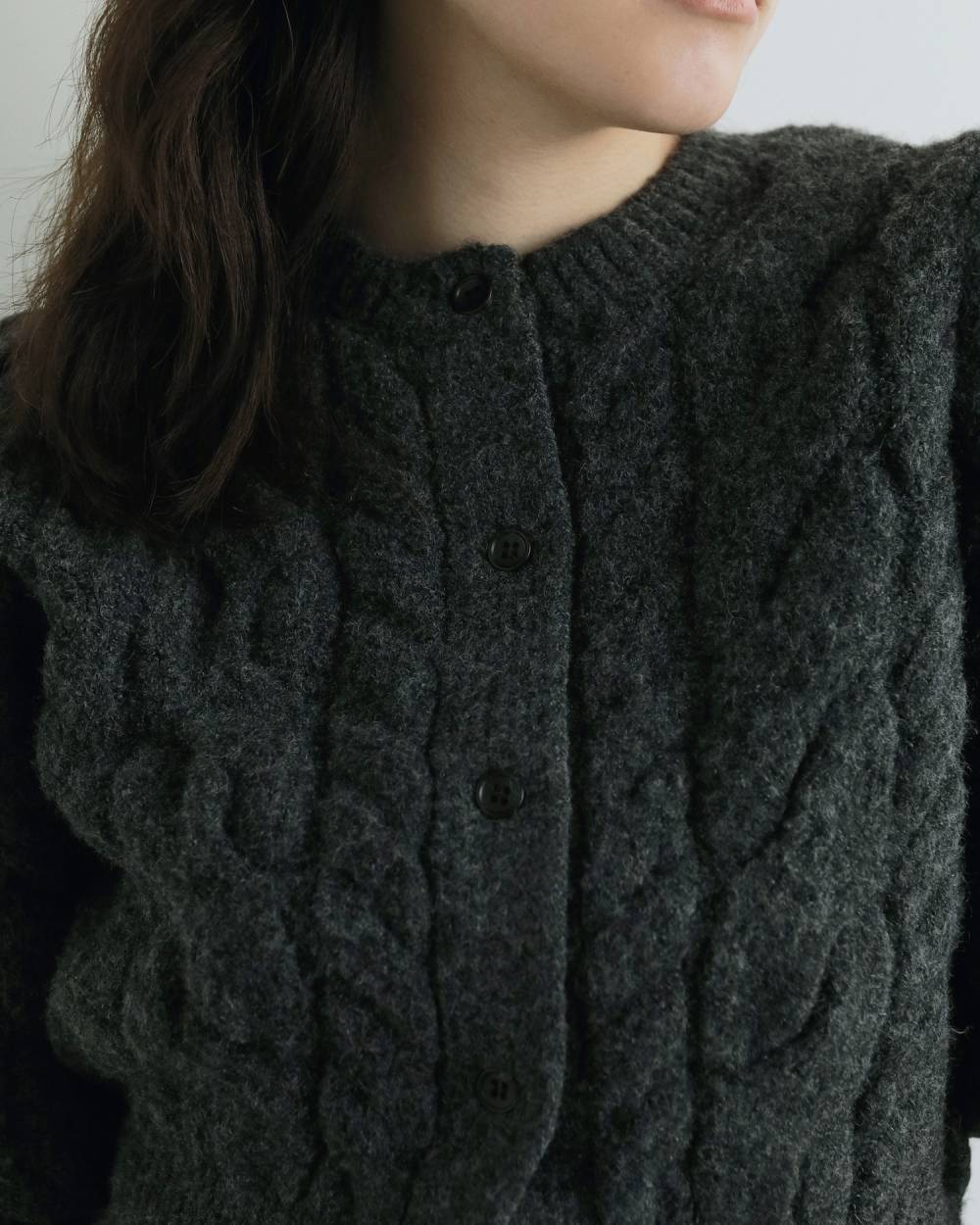 Halfsleeve Cable Cardigan Halfsleeve Cable Cardigan,ハーフスリーブ ケーブル カーディガン,62520513,カーデ,カーディガン,羽織,ニット,長袖,トップス,ケーブル,ニットカーディガン,ショート丈,2way,ànuke,アンヌーク,lifes,ライフズ,25aw