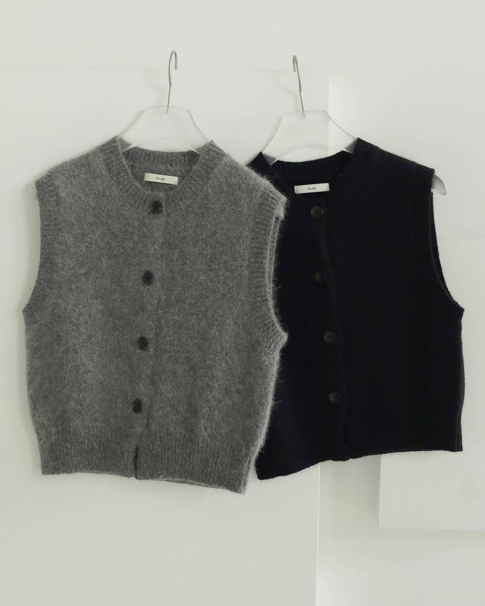 Crewneck Botton Vest Crewneck Botton Vest,クルーネック ボタン ベスト,62520538,ニットベスト,ベスト,ニット,トップス,ànuke,アンヌーク,lifes,ライフズ,25aw