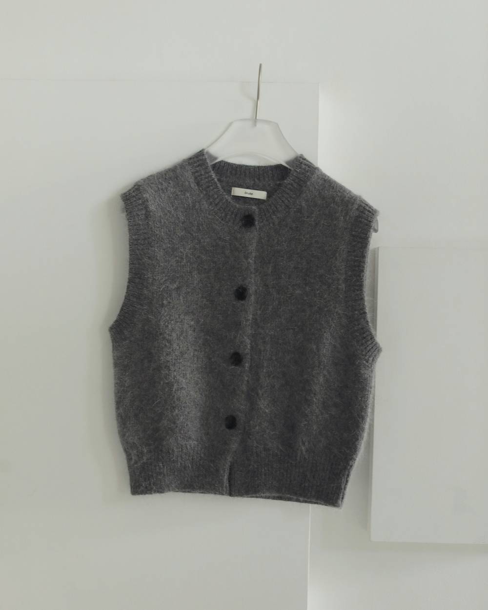 Crewneck Botton Vest Crewneck Botton Vest,クルーネック ボタン ベスト,62520538,ニットベスト,ベスト,ニット,トップス,ànuke,アンヌーク,lifes,ライフズ,25aw