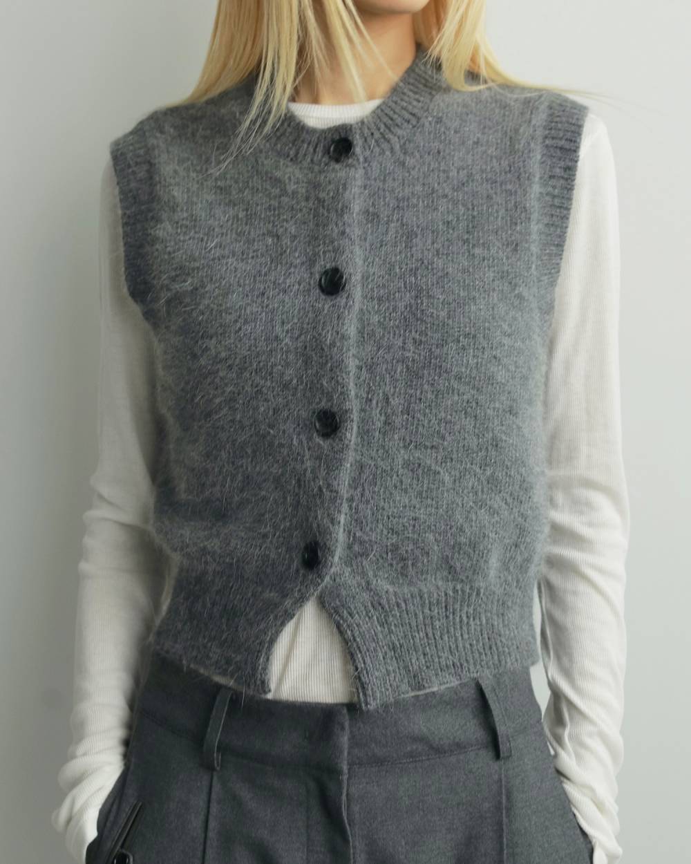 Crewneck Botton Vest Crewneck Botton Vest,クルーネック ボタン ベスト,62520538,ニットベスト,ベスト,ニット,トップス,ànuke,アンヌーク,lifes,ライフズ,25aw