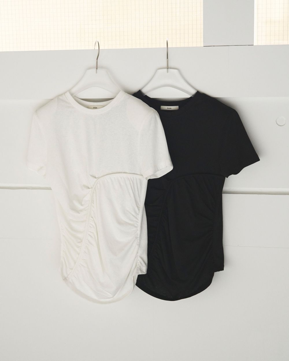 ArgueCultureスタンドＴシャツホック中華風ロゴ肩パットおしゃれ 肩あきロゴししゅうTシャツ の商品ページ| JENNI Online Shop
