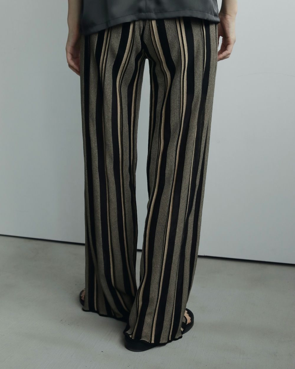 スドーク　ニットパンツ パンツ soduk/スドーク/colored stitch slit knit trousers