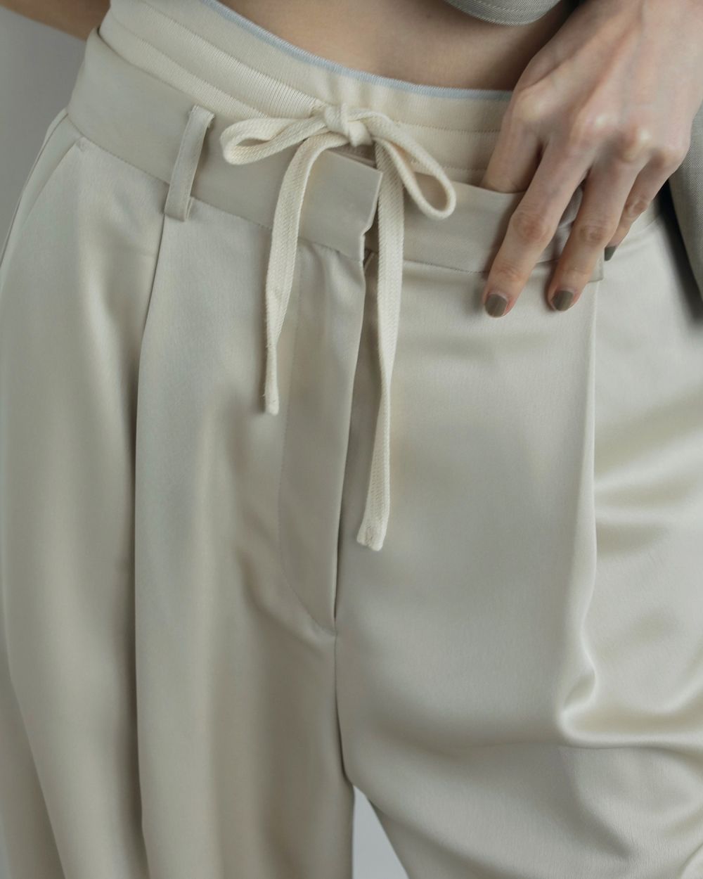 Satin Tuck Pants Satin Tuck Pants,サテンタックパンツ,62520713,パンツ,ボトム,タックワイドパンツ,ànuke,アンヌーク,lifes,ライフズ,25aw