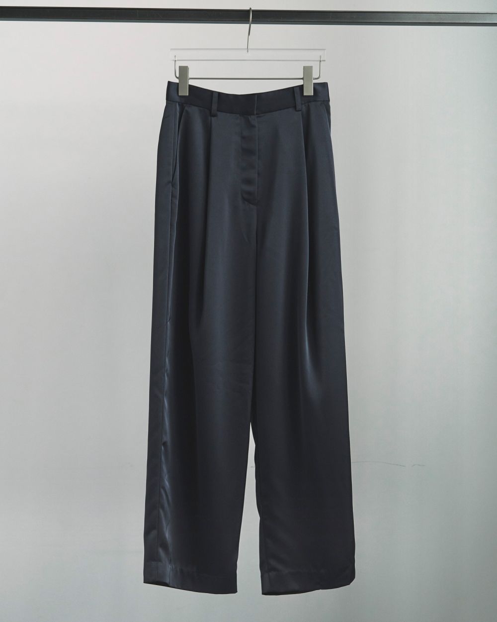 Satin Tuck Pants Satin Tuck Pants,サテンタックパンツ,62520713,パンツ,ボトム,タックワイドパンツ,ànuke,アンヌーク,lifes,ライフズ,25aw