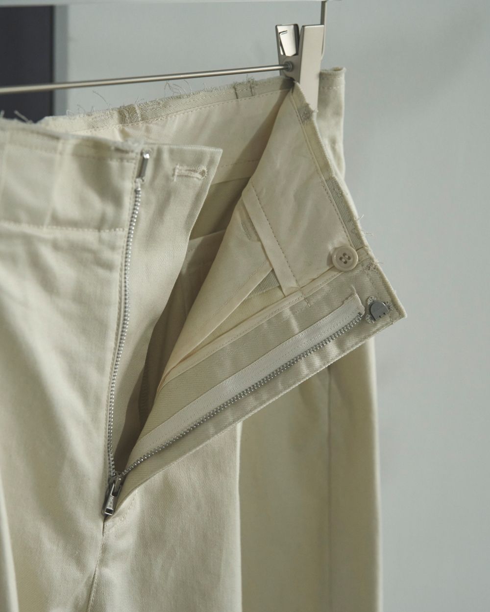 Wide Chino Pants Wide Chino Pants,ワイドチノパンツ,62520721,ボトム,パンツ,チノパン,ànuke,アンヌーク,lifes,ライフズ,25aw