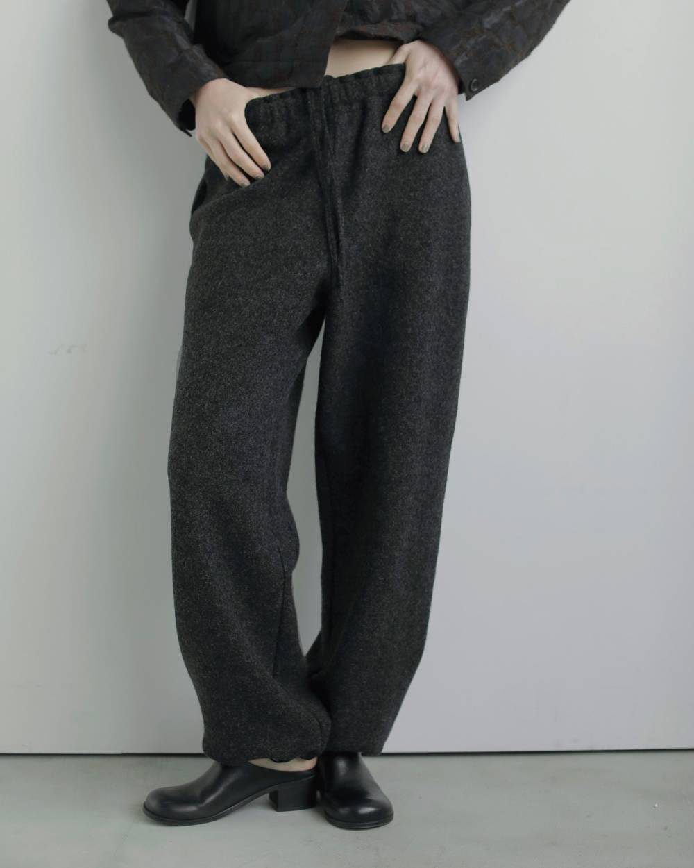 Wool Drawstring Pants Wool Drawstring Pants,ウール ドローストリング パンツ,62520725,パンツ,ボトム,ウール,毛,ドロストパンツ,ànuke,アンヌーク,lifes,ライフズ,25aw