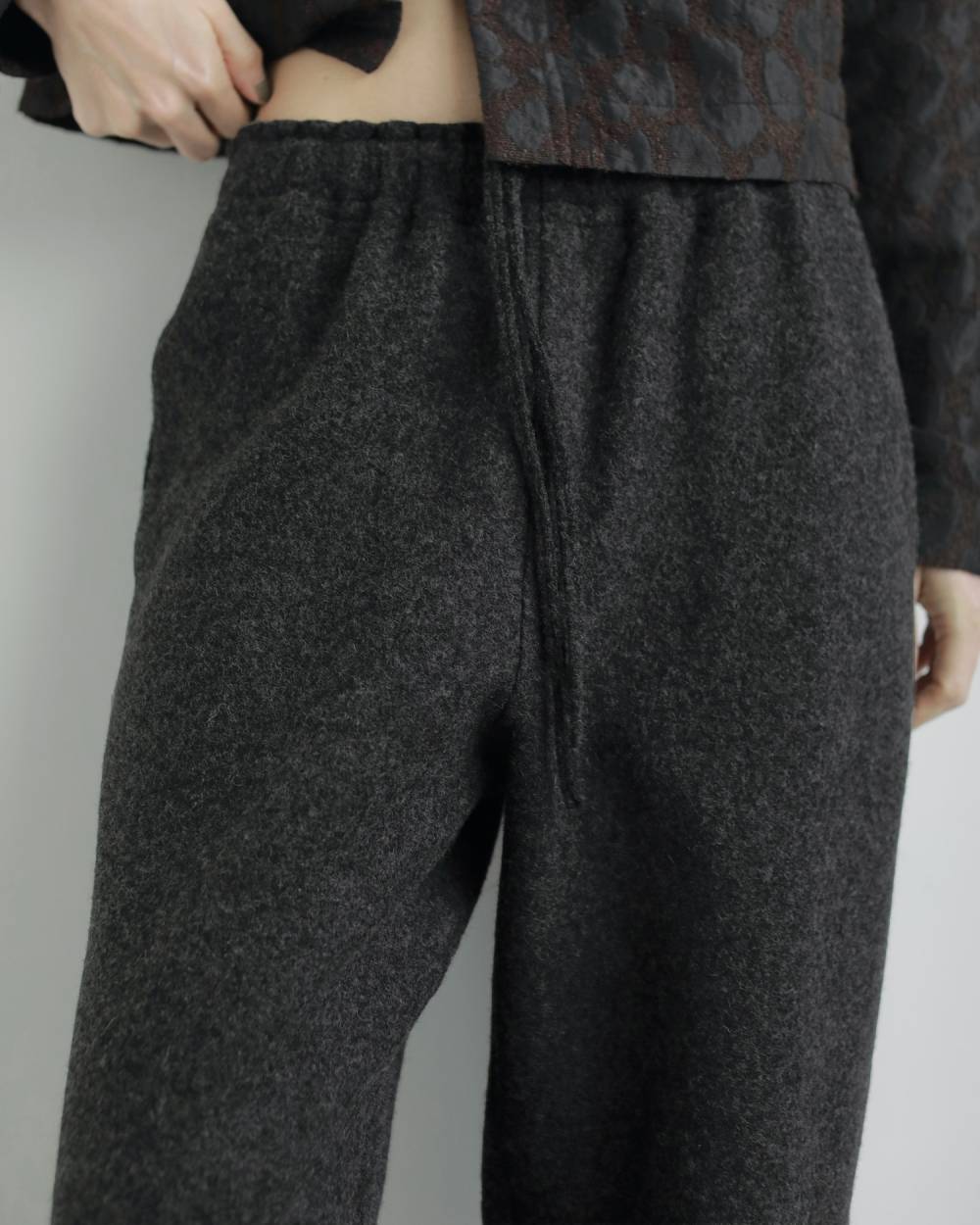 Wool Drawstring Pants Wool Drawstring Pants,ウール ドローストリング パンツ,62520725,パンツ,ボトム,ウール,毛,ドロストパンツ,ànuke,アンヌーク,lifes,ライフズ,25aw