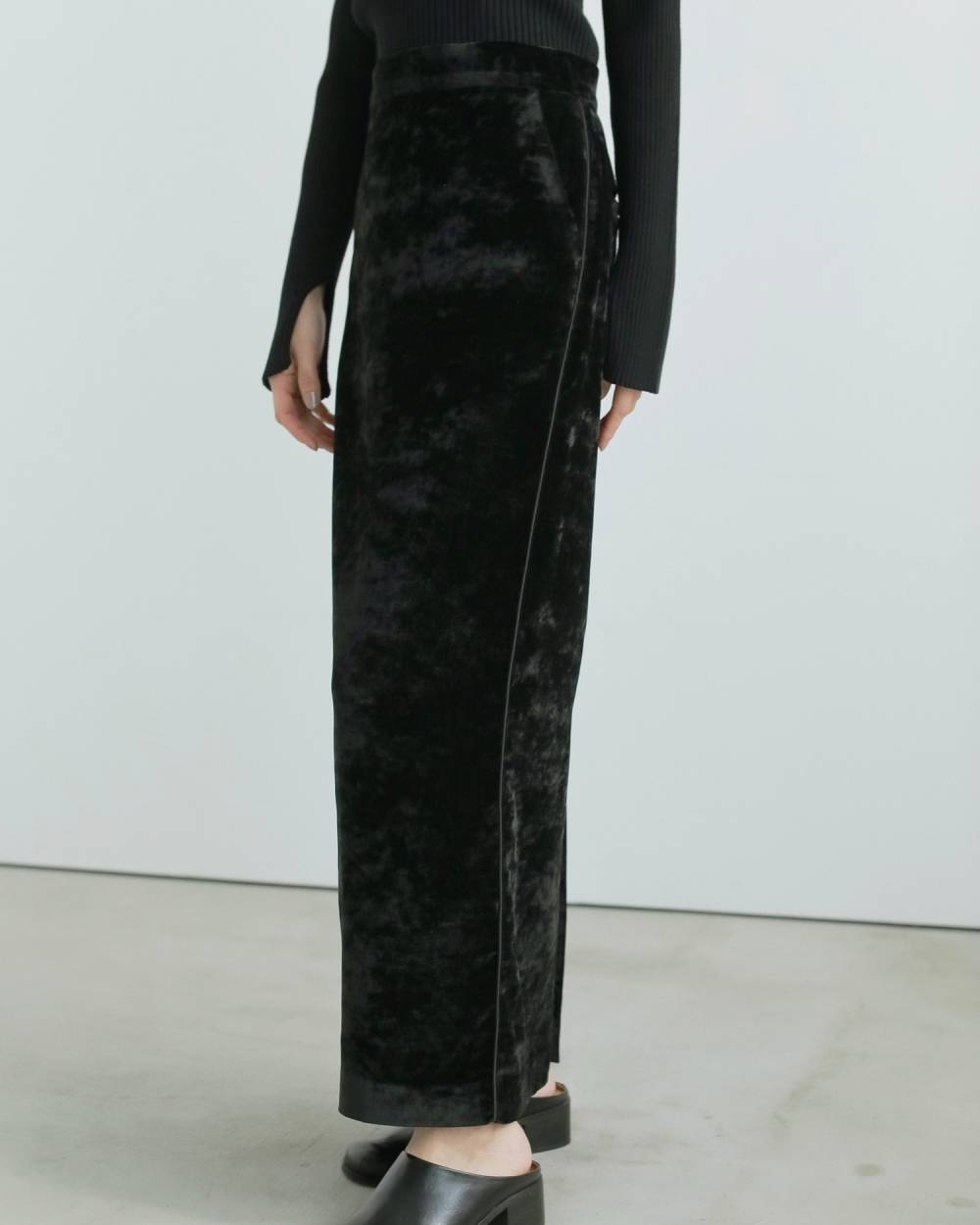 Velvet Straight Skirt Velvet Straight Skirt,ベルベット ストレート スカート,62520803,ボトム,スカート,ベルベット素材,ànuke,アンヌーク,lifes,ライフズ,25aw