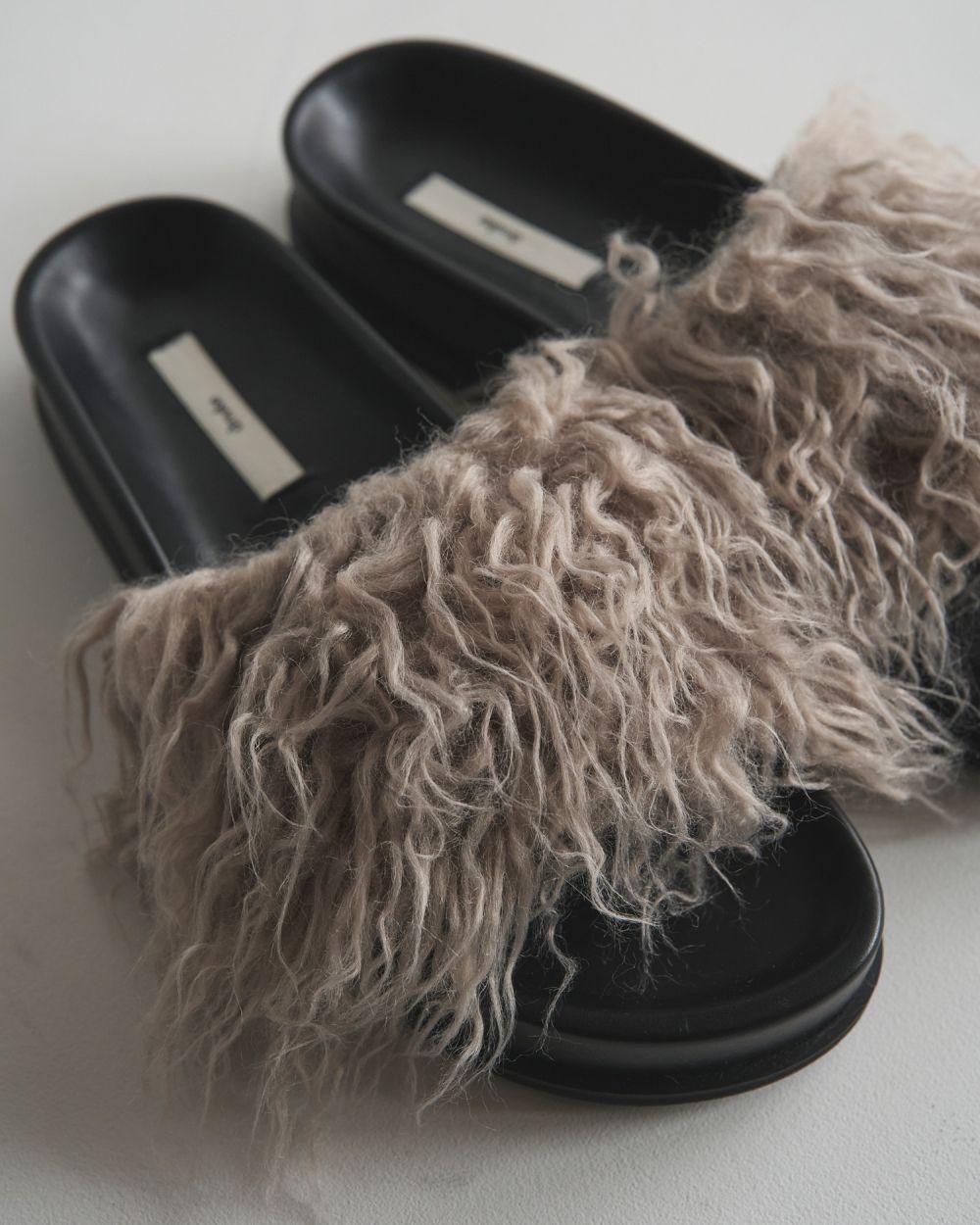 Eco Fur Sandals Eco Fur Sandals,エコ ファー サンダル,62521008,サンダル,シューズ,靴,ボリュームサンダル,エコファー,ànuke,アンヌーク,lifes,ライフズ,25aw