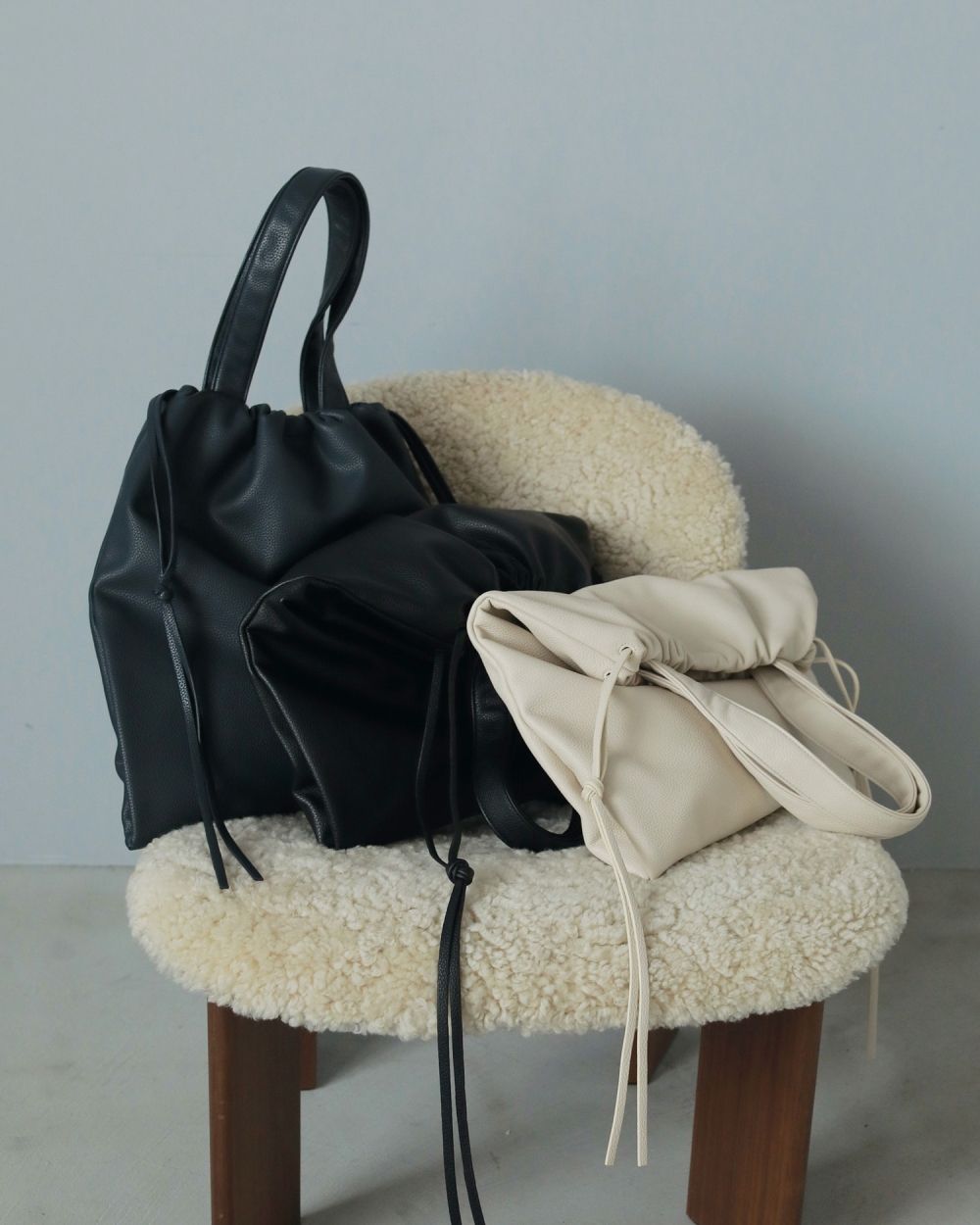 Soft Ecoleather Tote Soft Ecoleather Tote,ソフト エコレザー トート,62521009,バッグ,バック,BAG,小物,グッズ,トートバッグ,トート,ànuke,アンヌーク,lifes,ライフズ,25aw