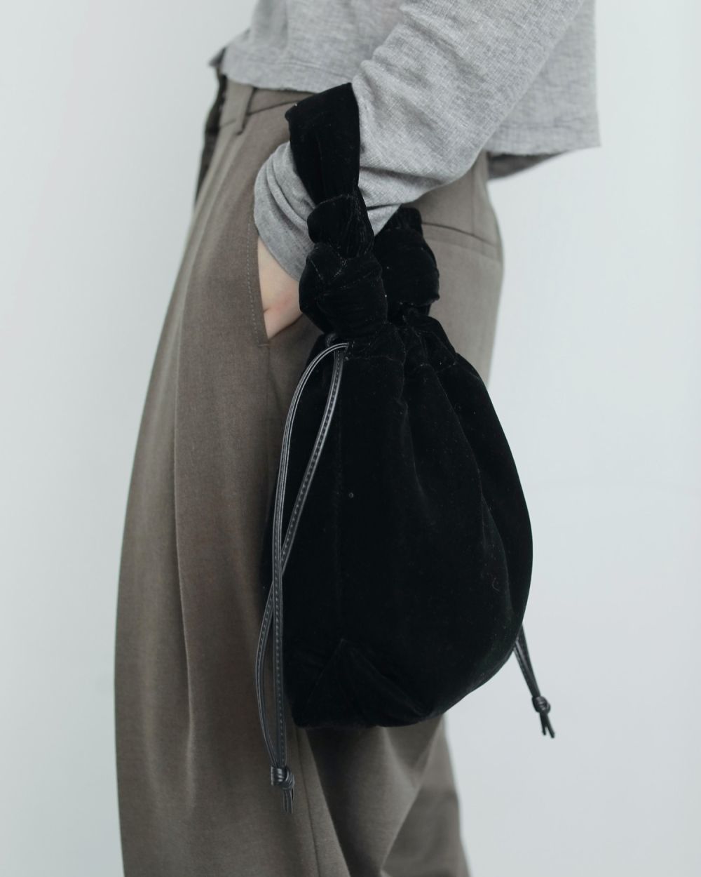 Velvet Mini Purse Velvet Mini Purse,ベルベット ミニ パース,62521014,小物,バッグ,巾着バッグ,ànuke,アンヌーク,lifes,ライフズ,25aw