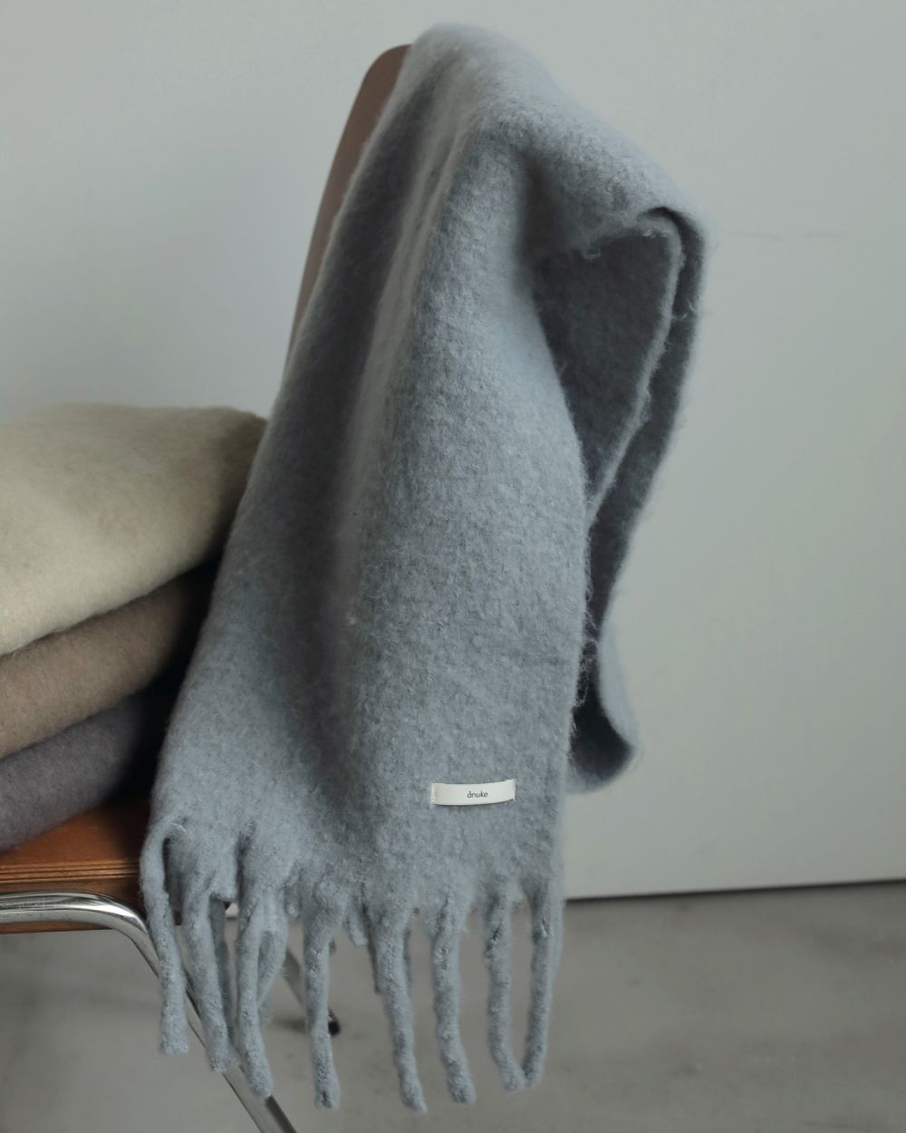 Soft Fringe Stole Soft Fringe Stole,ソフトフリンジストール,62521026,ストール,フリンジストール,マフラー,小物,グッズ,ànuke,アンヌーク,lifes,ライフズ,25aw