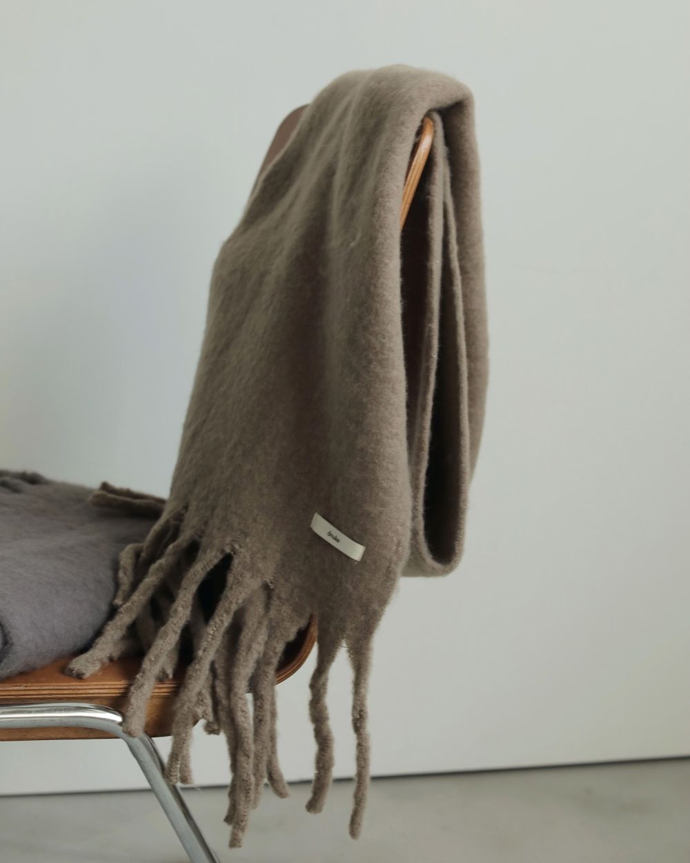 Soft Fringe Stole Soft Fringe Stole,ソフトフリンジストール,62521026,ストール,フリンジストール,マフラー,小物,グッズ,ànuke,アンヌーク,lifes,ライフズ,25aw