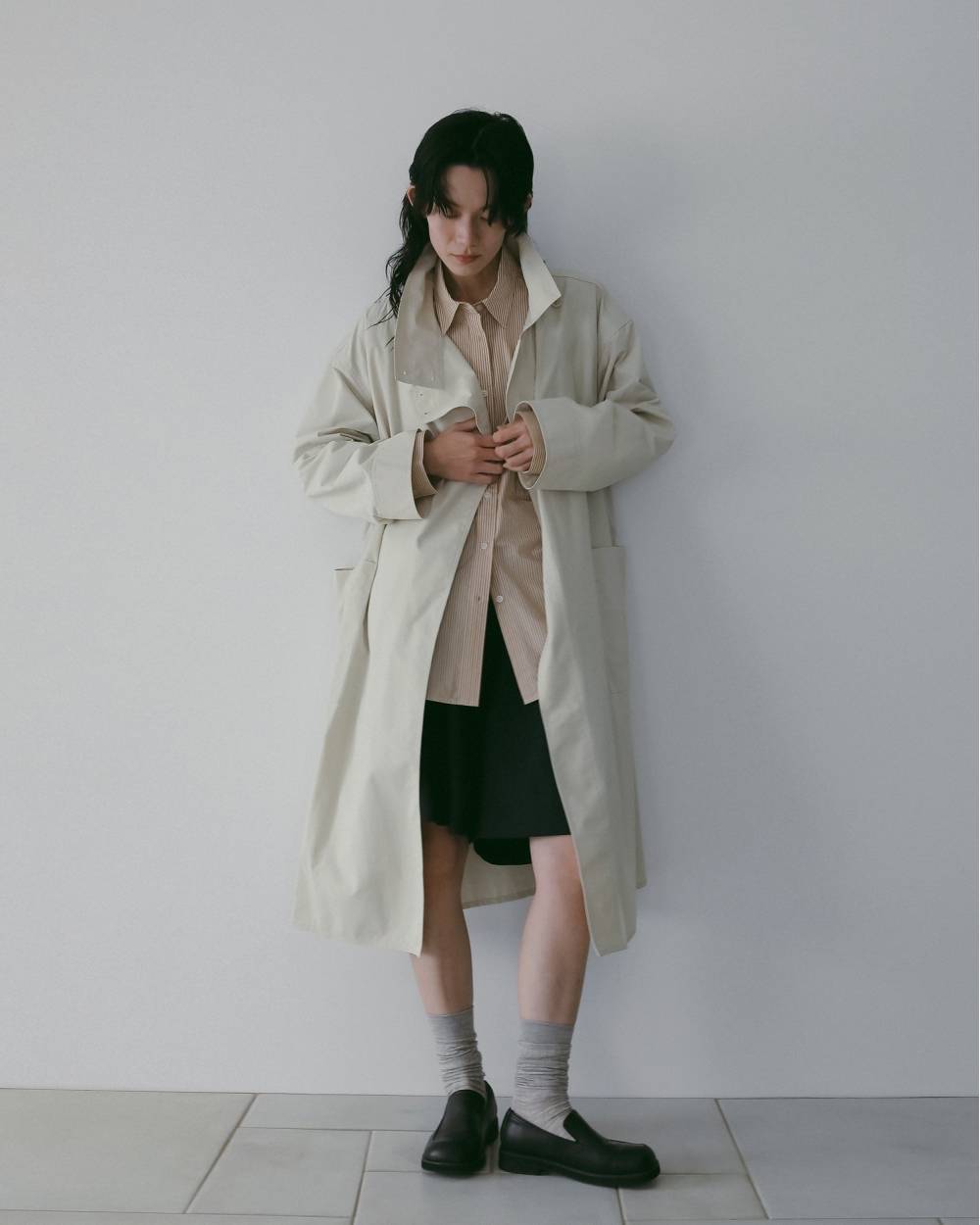Standcollar Long Coat Standcollar Long Coat,スタンドカラー ロング コート,62610002,コート,アウター,ロングコート,スタンドカラー,羽織,ànuke,アンヌーク,lifes,ライフズ,26ss