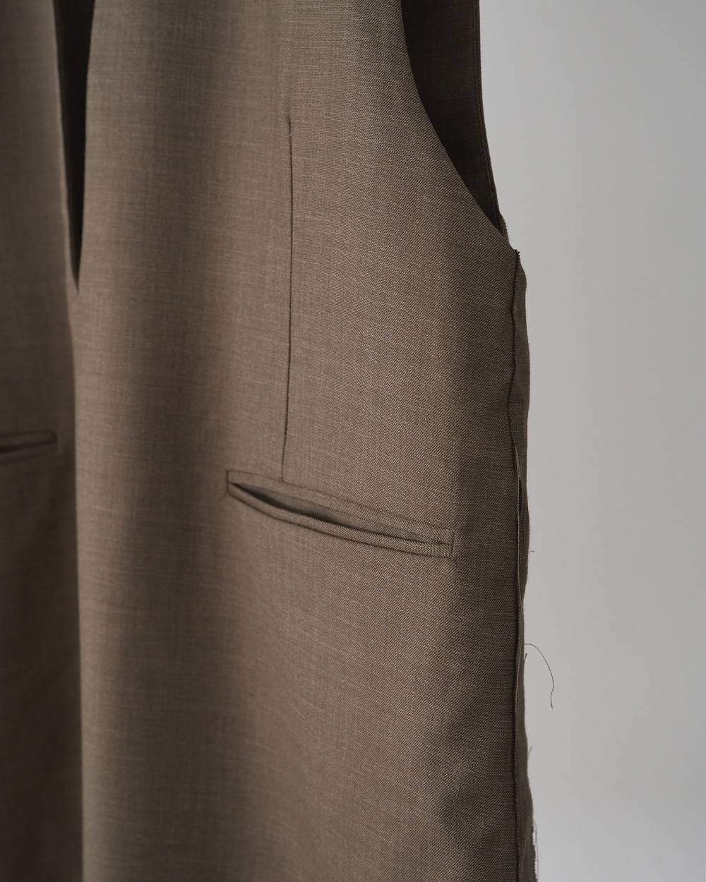 Keyneck Over Vest Keyneck Over Vest,キーネック オーバー ベスト,62610107,ベスト,JK,ジャケット,アウター,ノースリ,ノースリーブ,オーバーベスト,ànuke,アンヌーク,lifes,ライフズ,26ss