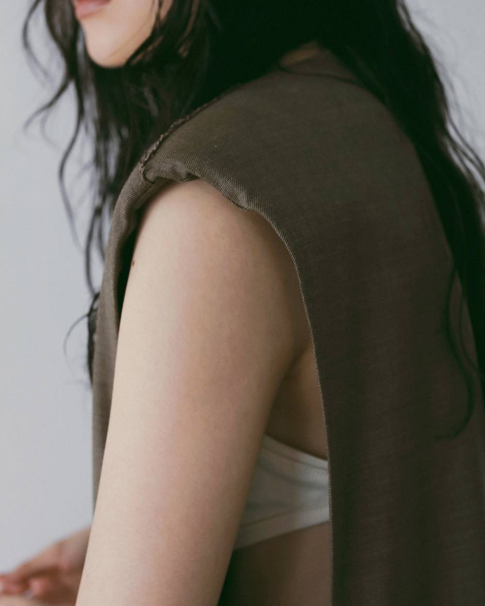 Keyneck Over Vest Keyneck Over Vest,キーネック オーバー ベスト,62610107,ベスト,JK,ジャケット,アウター,ノースリ,ノースリーブ,オーバーベスト,ànuke,アンヌーク,lifes,ライフズ,26ss