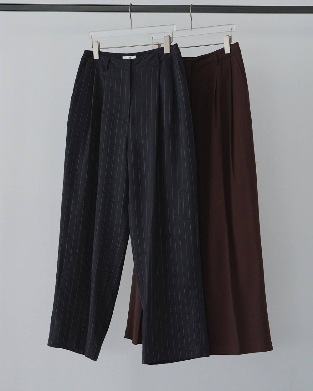 Linen Tuck Pants Linen Tuck Pants,リネン タック パンツ,62610706,ボトム,パンツ,リネン素材,ワイド,ワイドパンツ,ànuke,アンヌーク,lifes,ライフズ,26ss