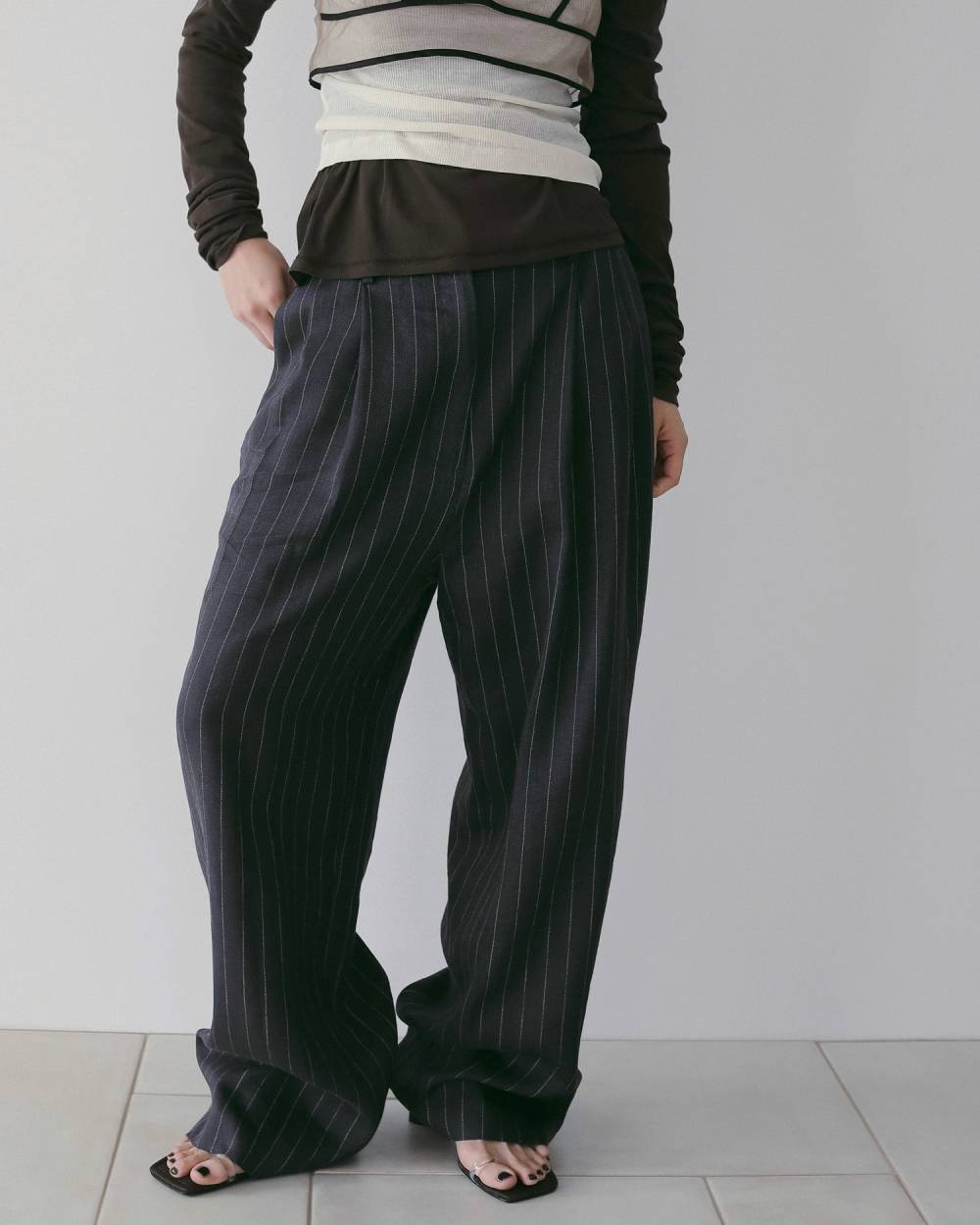 Linen Tuck Pants Linen Tuck Pants,リネン タック パンツ,62610706,ボトム,パンツ,リネン素材,ワイド,ワイドパンツ,ànuke,アンヌーク,lifes,ライフズ,26ss