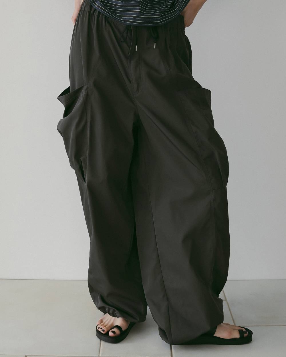 Twill Cargo Pants Twill Cargo Pants,ツイル カーゴ パンツ,62610711,ボトム,パンツ,カーゴパンツ,ドロストパンツ,カジュアル,ànuke,アンヌーク,lifes,ライフズ,26ss