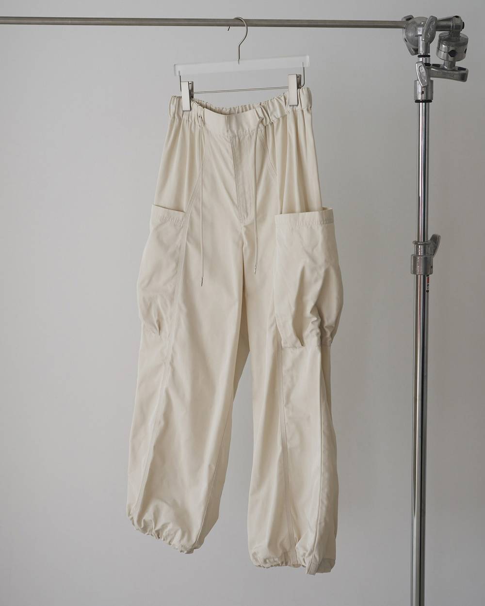 Twill Cargo Pants Twill Cargo Pants,ツイル カーゴ パンツ,62610711,ボトム,パンツ,カーゴパンツ,ドロストパンツ,カジュアル,ànuke,アンヌーク,lifes,ライフズ,26ss
