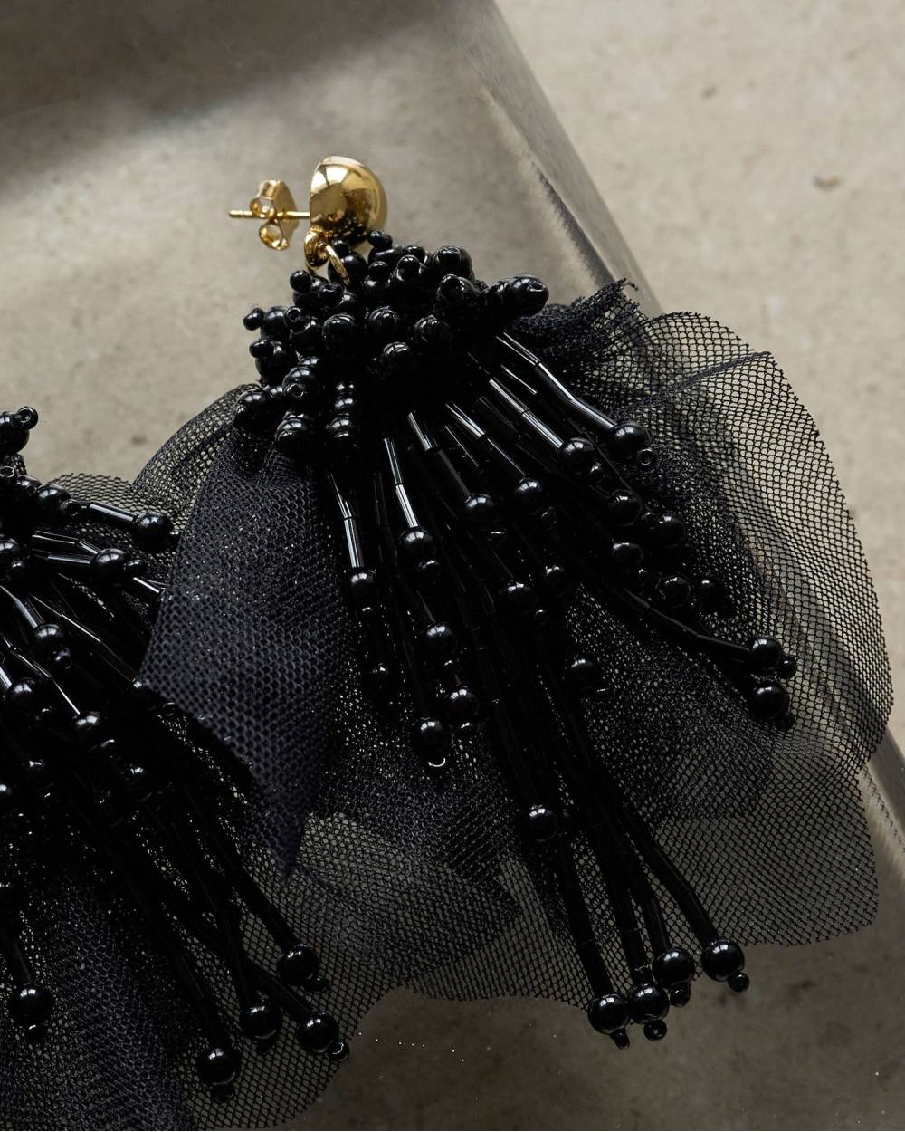 Tulle x Beads Pierce Tulle x Beads Pierce,チュール ビーズ ピアス,62610910,ピアス,アクセ,アクセサリー,ボリュームピアス,チュール,ビーズ,フリンジ,ànuke,アンヌーク,lifes,ライフズ,26ss,26fall,26aw