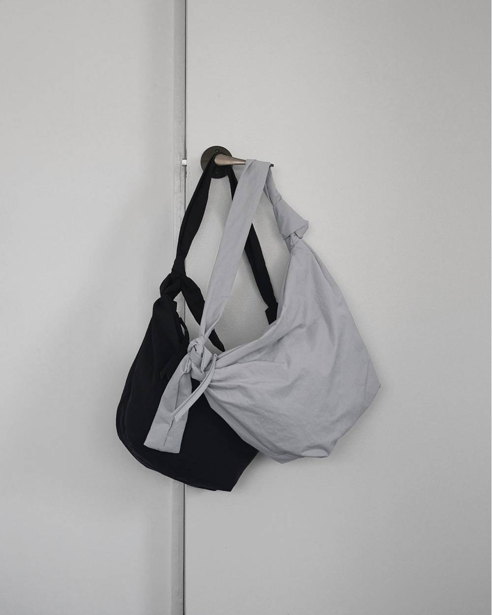 Knot Nylon Bag Knot Nylon Bag,ノット ナイロン バッグ,62611021,バッグ,グッズ,ナイロン素材,ànuke,アンヌーク,lifes,ライフズ,26ss