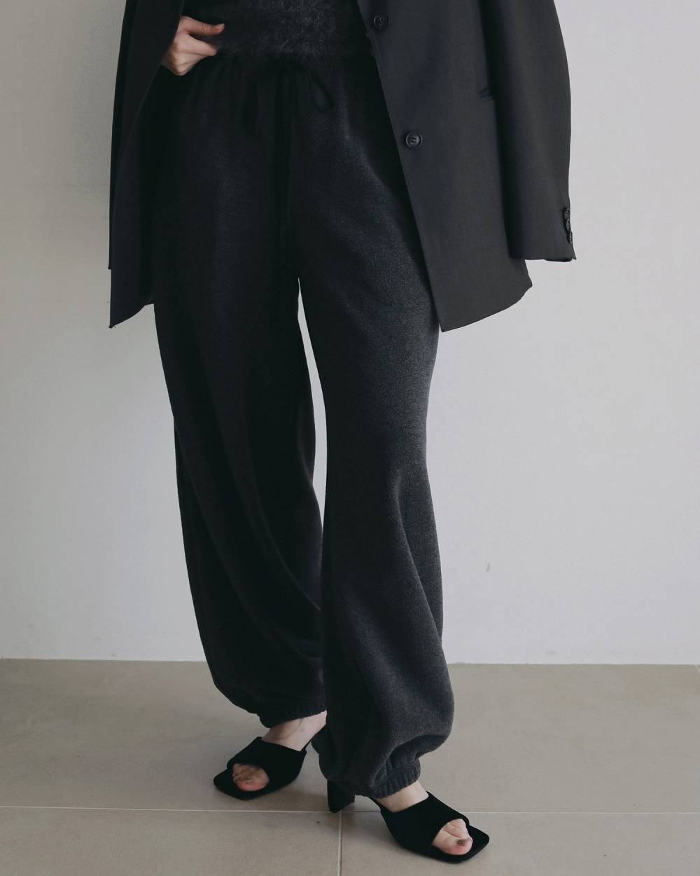 Squaretoe Velour Mule Squaretoe Velour Mule,スクエアトゥ ベロア ミュール,62611027,靴,サンダル,シューズ,ミュール,ベロア素材,ミュールサンダル,ànuke,アンヌーク,lifes,ライフズ,26ss,26fall,26aw