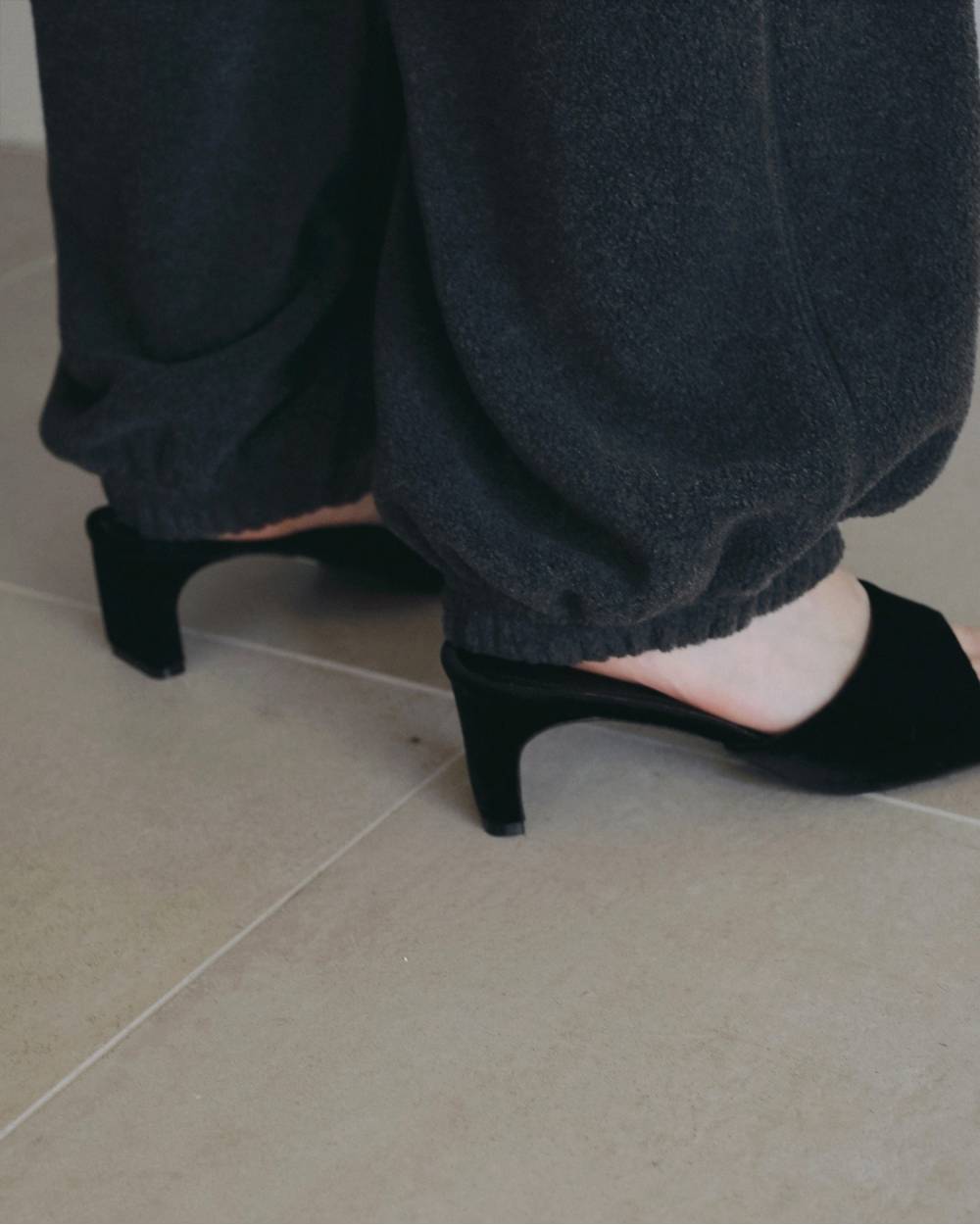 Squaretoe Velour Mule Squaretoe Velour Mule,スクエアトゥ ベロア ミュール,62611027,靴,サンダル,シューズ,ミュール,ベロア素材,ミュールサンダル,ànuke,アンヌーク,lifes,ライフズ,26ss,26fall,26aw