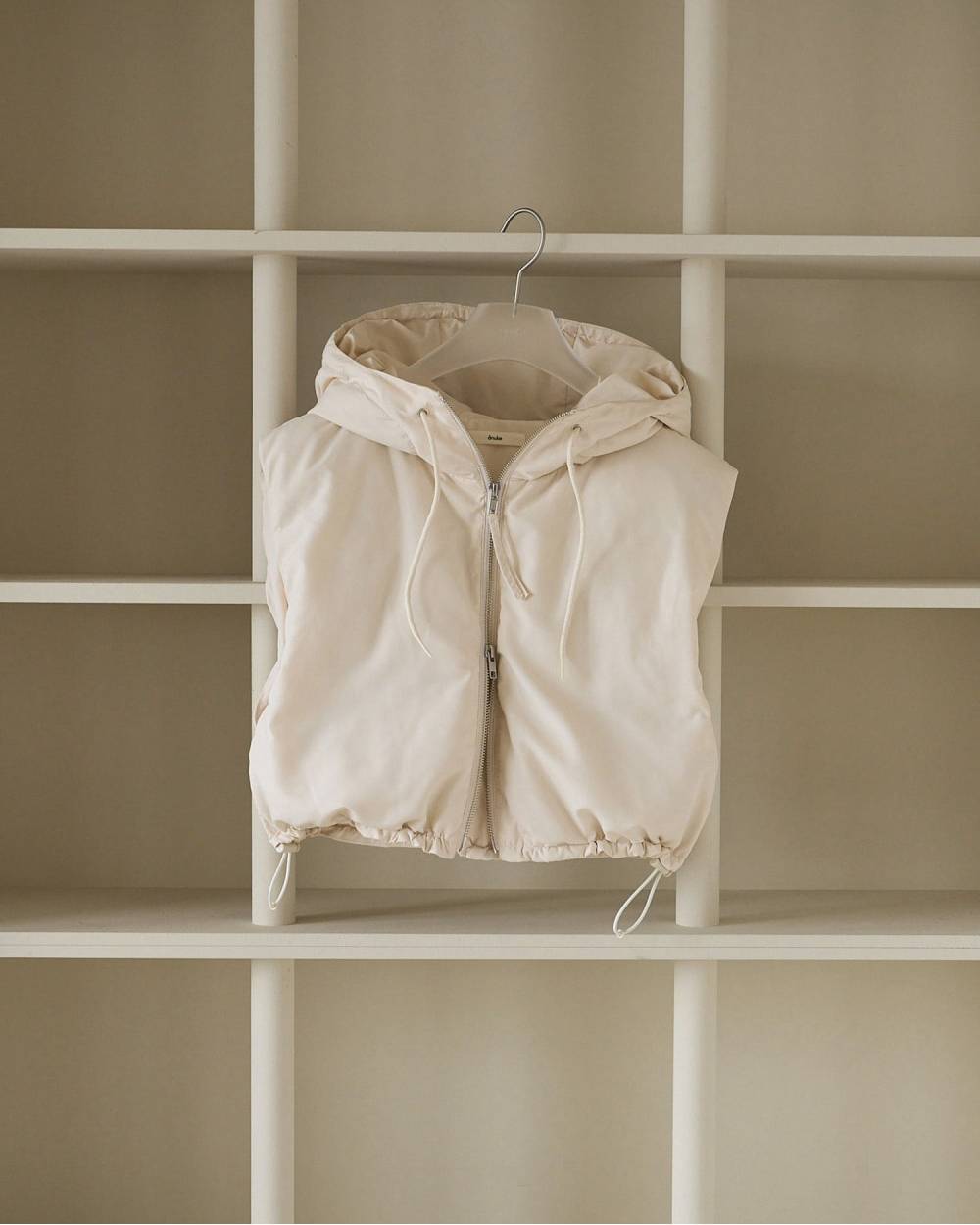 Hooded Down Vest Hooded Down Vest,フーデット ダウン ベスト,62620101,ダウン,アウター,羽織,ベスト,ànuke,アンヌーク,lifes,ライフズ,26ss,26fall,26aw