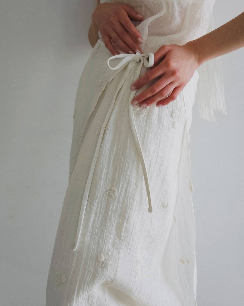 Embroidery Sleeveless Onepiece Embroidery Sleeveless Onepiece,エンブロイダリー スリーブレス ワンピース,62620306,ワンピース,ワンピ,ドレス,シアー素材,ノースリーブワンピース,ànuke,アンヌーク,lifes,ライフズ,26ss,26fall,26aw