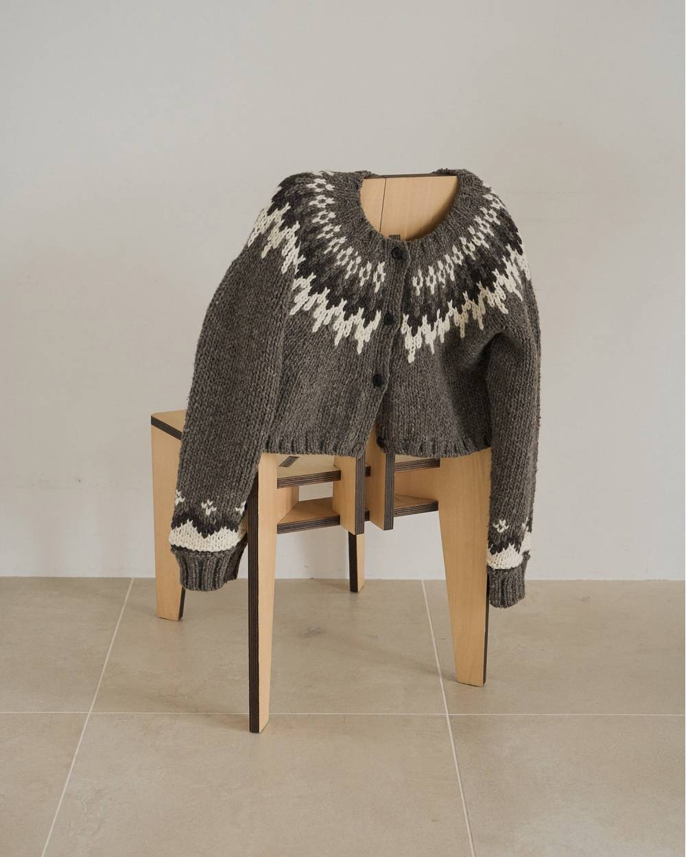 Nordic Handknit Cardigan Nordic Handknit Cardigan,ノルディック ハンドニット カーディガン,62620502,カーディガン,カーデ,トップス,ニット,ニットトップス,柄,ショート丈,ànuke,アンヌーク,lifes,ライフズ,26ss,26fall,26aw