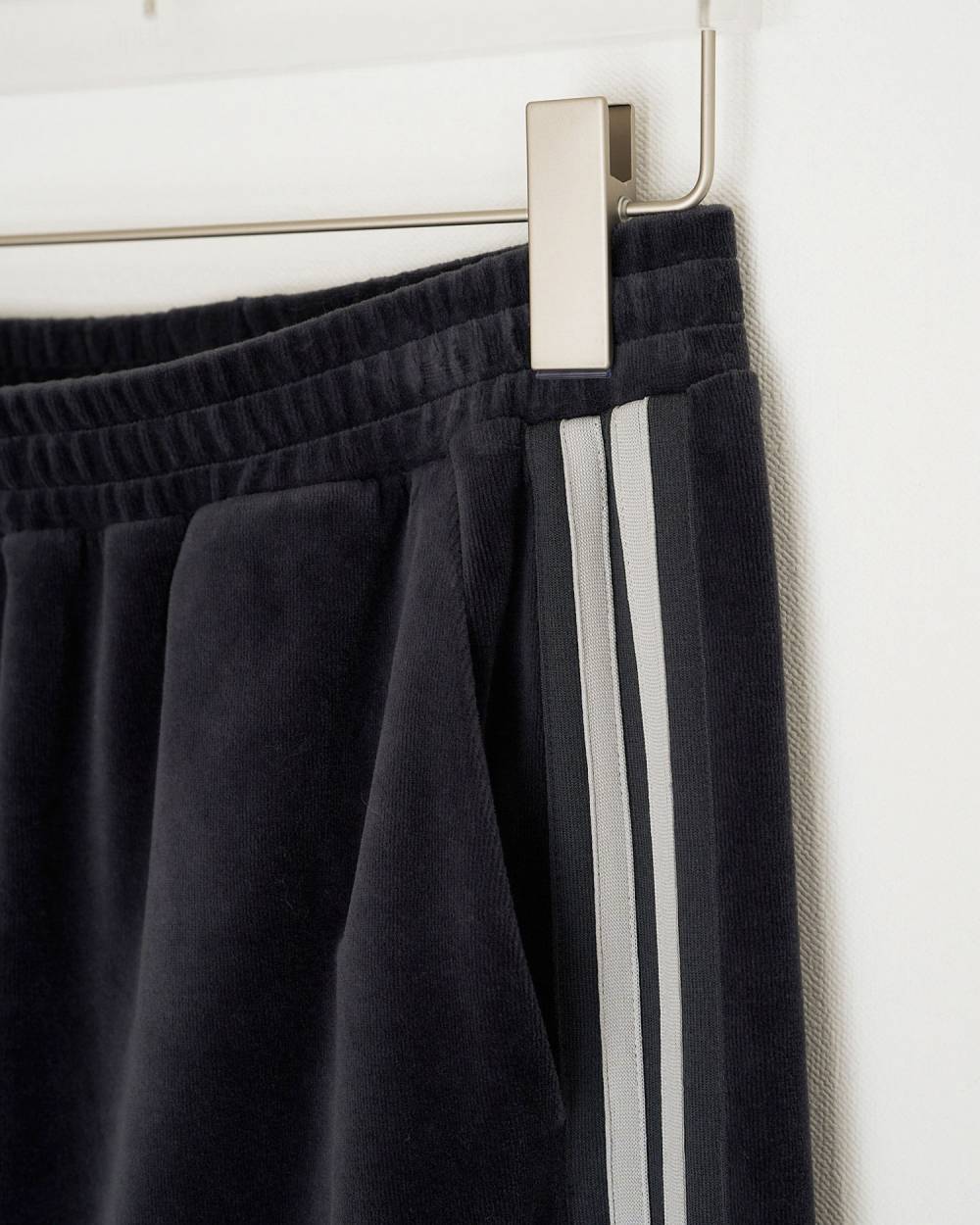 Velour Track Pants Velour Track Pants,ベロア トラック パンツ,62620704,ボトム,パンツ,ワイドパンツ,ànuke,アンヌーク,lifes,ライフズ,26ss,26fall,26aw