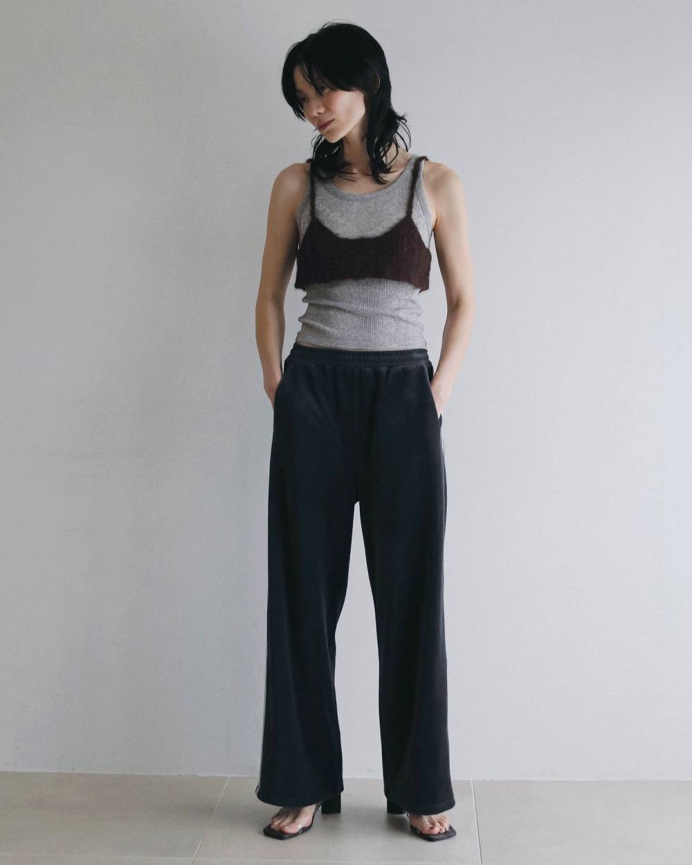 Velour Track Pants Velour Track Pants,ベロア トラック パンツ,62620704,ボトム,パンツ,ワイドパンツ,ànuke,アンヌーク,lifes,ライフズ,26ss,26fall,26aw