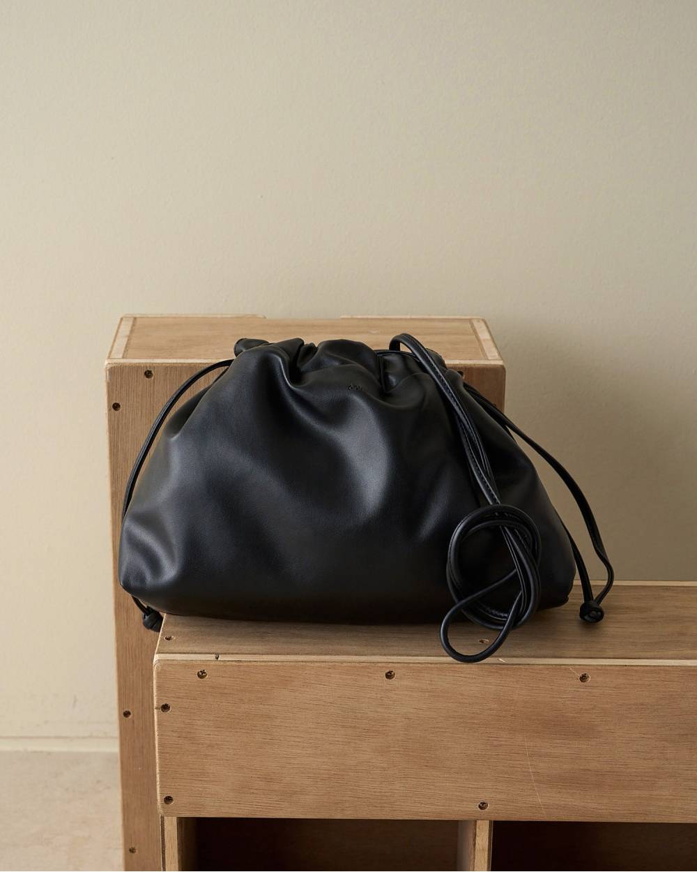 Reversible Boa Bag Reversible Boa Bag,リバーシブル ボア バック,62621003,バック,小物,リバーシブル,2way,ボア,エコレザー,ànuke,アンヌーク,lifes,ライフズ,26ss,26fall,26aw