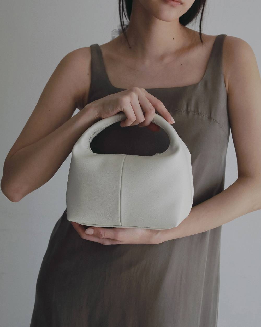 Onehandle Leather Bag Onehandle Leather Bag,ワンハンドル レザー バック,62621004,バック,グッズ,小物,ànuke,アンヌーク,lifes,ライフズ,26ss,26fall,26aw