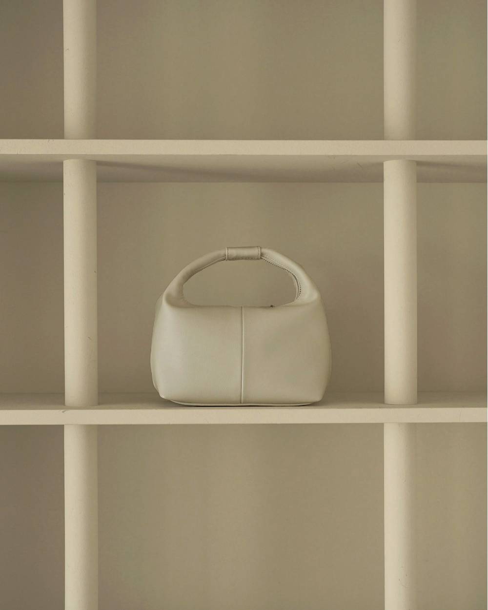 Onehandle Leather Bag Onehandle Leather Bag,ワンハンドル レザー バック,62621004,バック,グッズ,小物,ànuke,アンヌーク,lifes,ライフズ,26ss,26fall,26aw