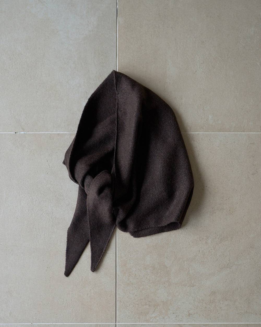 Knit Triangle Scarf Knit Triangle Scarf,ニット トライアングル スカーフ,62621013,スカーフ,ニットスカーフ,ànuke,アンヌーク,lifes,ライフズ,26ss,26fall,26aw