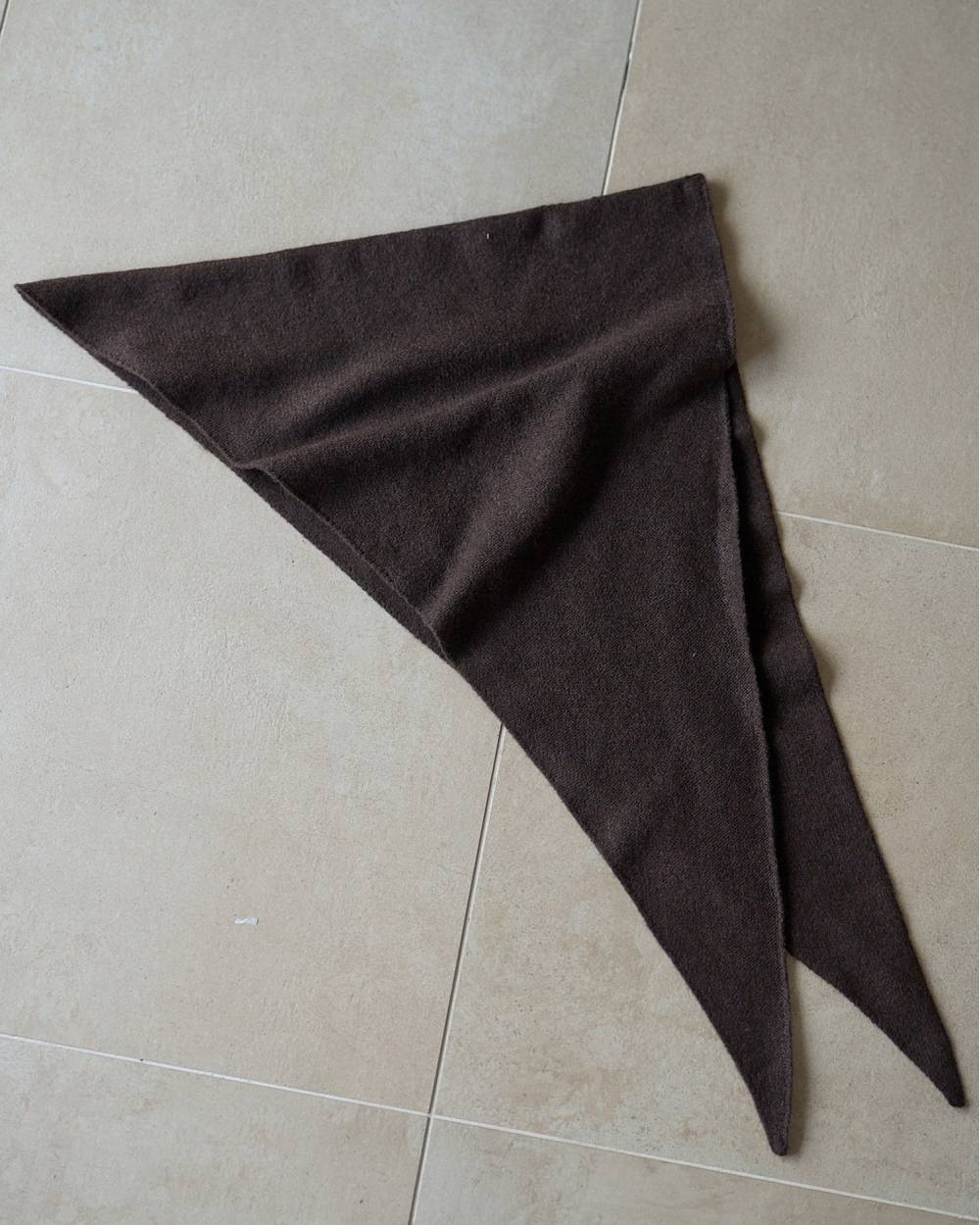 Knit Triangle Scarf Knit Triangle Scarf,ニット トライアングル スカーフ,62621013,スカーフ,ニットスカーフ,ànuke,アンヌーク,lifes,ライフズ,26ss,26fall,26aw